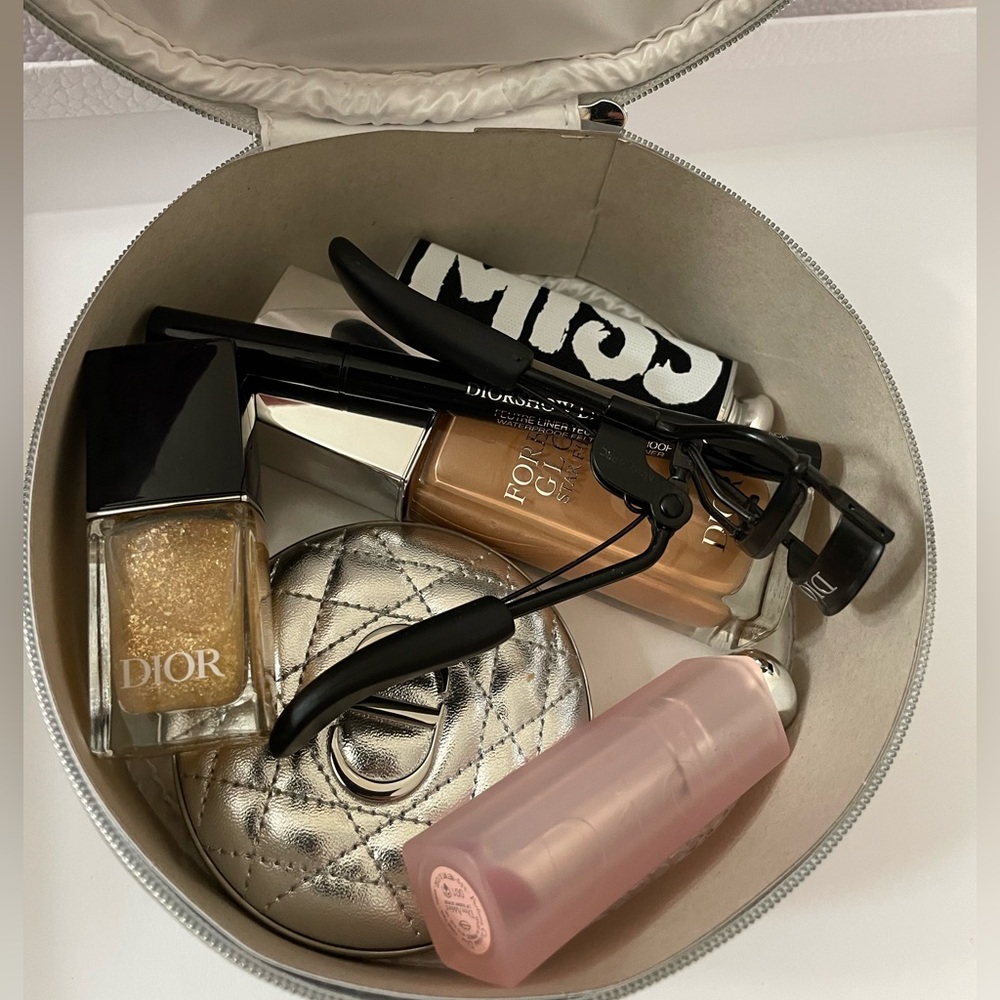 Dior Round Silver Case & Rosy Cherry Glow Blush in Limited Edition Box - Picture 6 of 9